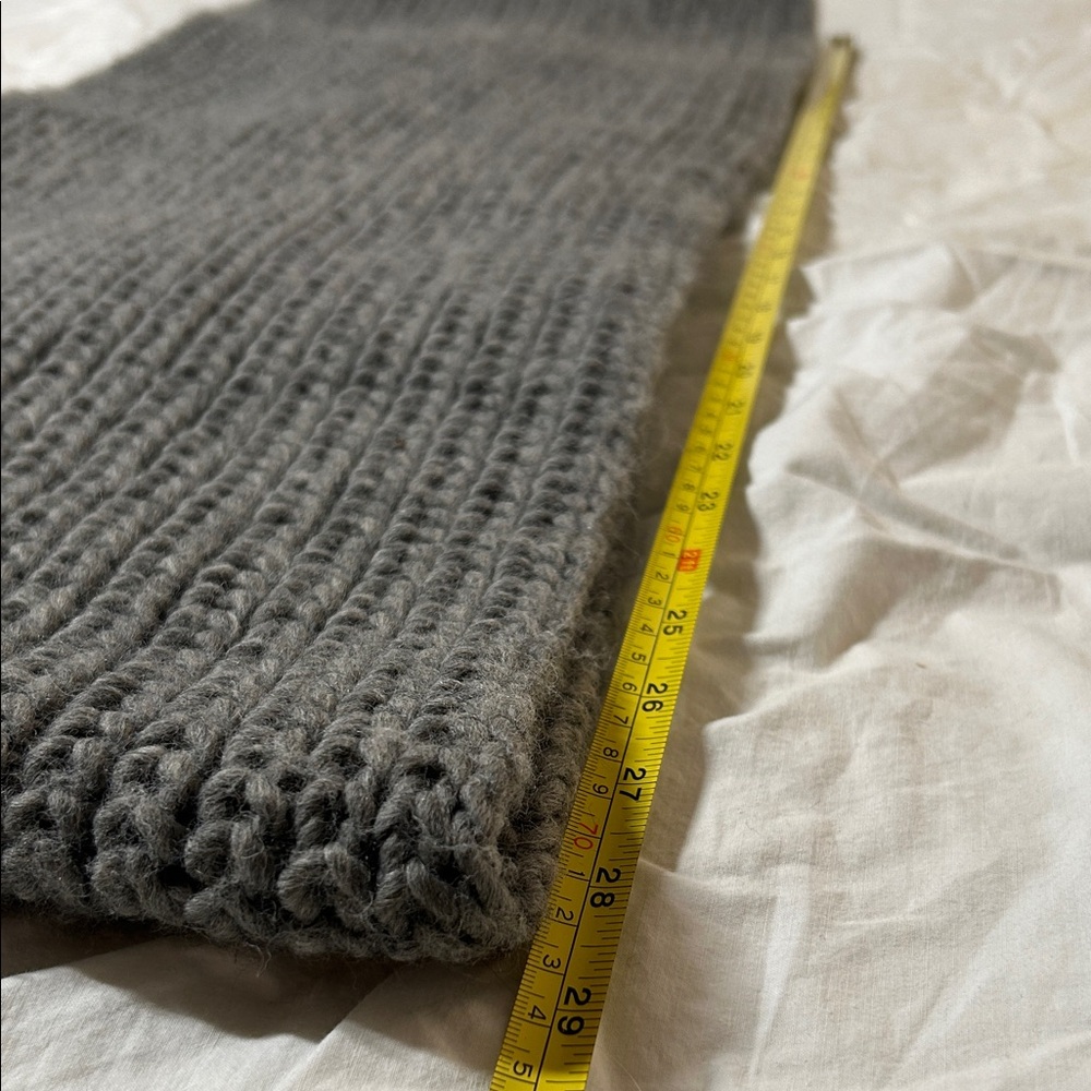 Abercrombie & Fitch Gray Chunky Knit Soft Scarf - Picture 4 of 6